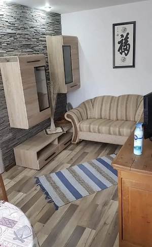 Închiriez apartament cu 2 camera confort semidecomandat ,ocupabil imediat