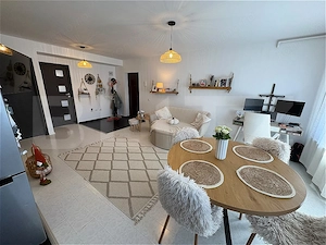 Apartament 3 camere 64 mp, parcare inclusa , 2 balcoane , Zona Sub Cetate