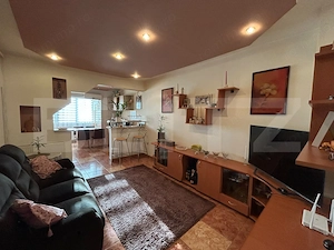 Apartament de vanzare, 3 camere, 70 mp, zona Aiud