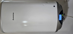 Boiler electric Ariston cu ecran digital