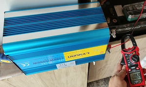 LVYUAN Pure Sine Wave Power Inverter 5000W DC 24V to AC 230V LCD Remote Control 2 EU