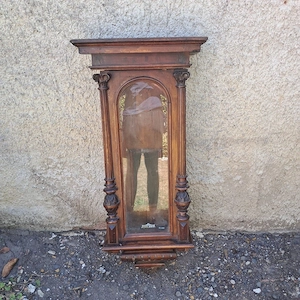 Carcasă din lemn de la un ceas de perete