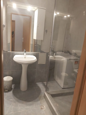 Inchiriez apartament 3 camere - imagine 5