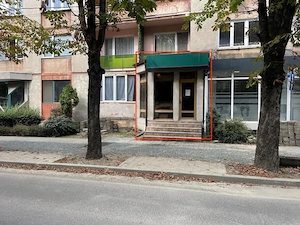 Spațiu comercial cu vitrină - Acces stradal - G. Coșbuc (zona Platou) - imagine 2