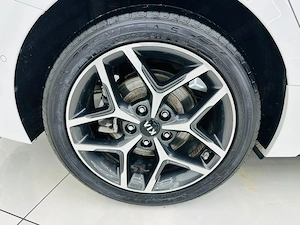 Kia pro cee'd - imagine 9