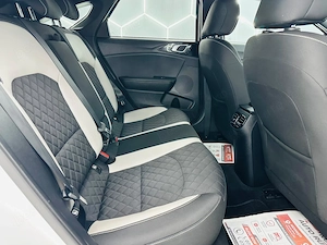 Kia pro cee'd - imagine 7