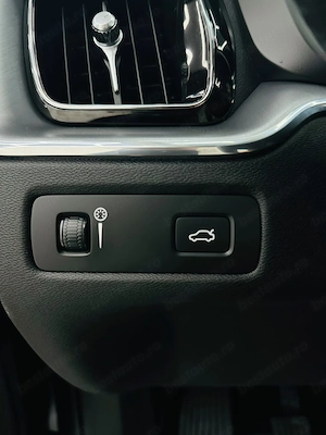 Volvo XC60 - imagine 12