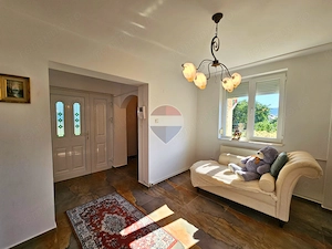 Vila tip duplex Banesti, 341 mp utili, garaj, vedere Caraiman
