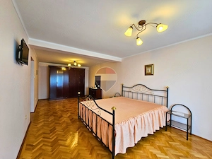 Vila tip duplex Banesti, 341 mp utili, garaj, vedere Caraiman - imagine 11