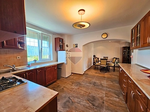 Vila tip duplex Banesti, 341 mp utili, garaj, vedere Caraiman - imagine 9