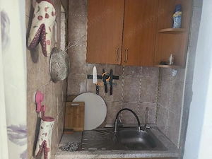 Apartament cu centrala decomandat parter zona Soarelui - imagine 2