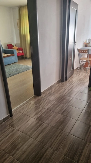 Închiriez apartament cu 2 camere  - imagine 2