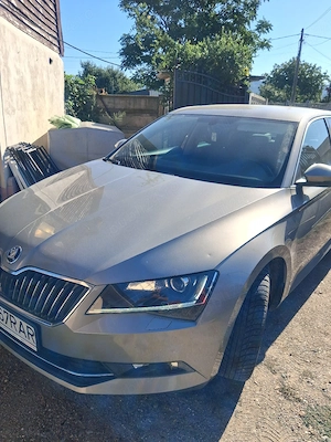 Skoda Superb 2.0 - imagine 3