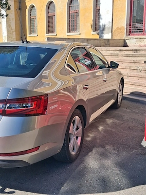 Skoda Superb 2.0 - imagine 2