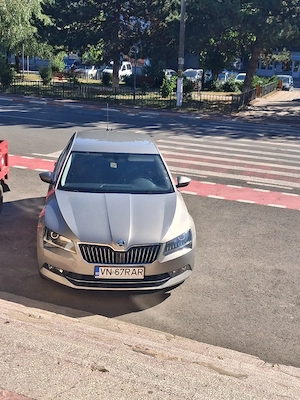 Skoda Superb 2.0 - imagine 4