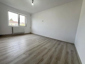 Apartament, 3 camere, 62 mp utili, etaj 4 - Zona Sagului - imagine 3