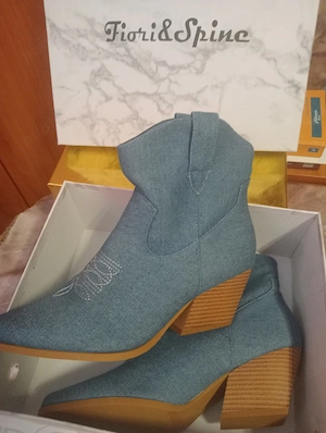 vand botine blugi