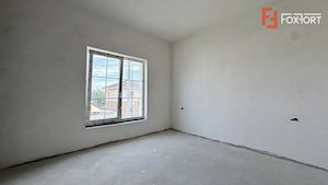 Duplex de vanzare, 4 camere despartit prin garaj - toate utilitatile Mosnita - imagine 10