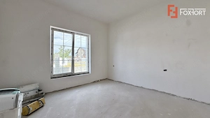 Duplex de vanzare, 4 camere despartit prin garaj - toate utilitatile Mosnita - imagine 8
