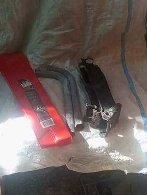 Cric auto,cablu încărcare ,redresor baterie,triunghiuri ,compresor umflat roti Einhell