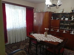 Apartament 2 camere, parter, cu balcon închis-zona pietei centrale Deva - imagine 2