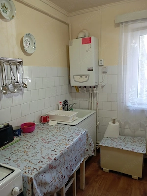 Apartament 2 camere, parter, cu balcon închis-zona pietei centrale Deva