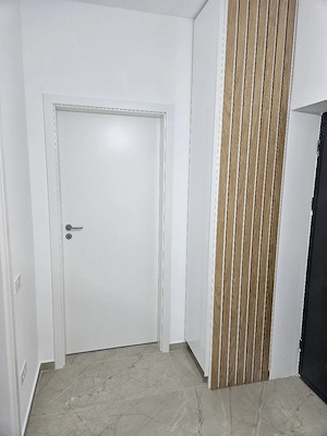 PROPRIETAR, vând apartament cu două camere decomandat ,sector 4 - imagine 2