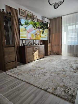 PROPRIETAR, vând apartament cu două camere decomandat ,sector 4 - imagine 5
