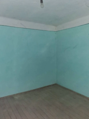 Vand locuinta cu una camera in orasul Brezoi, suprafata 22 mp. - imagine 2