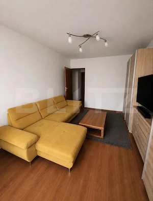 Apartament 2 camere, decomandat, parcare, zona Plopilor - imagine 2