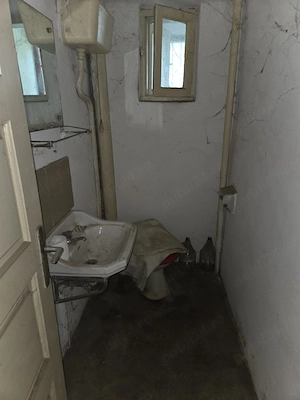 Casă ultracentrală din cărămidă-800 mp teren- necesita renovare - imagine 9