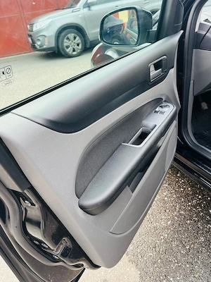 Ford Focus benzina unic proprietar - imagine 6