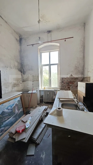 Apartament cu 2 camere, tavan înalt și potențial excelent de investitie - imagine 7