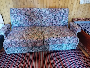 Vand canapea extensibila pt.2 percoane si 2 fotolii.