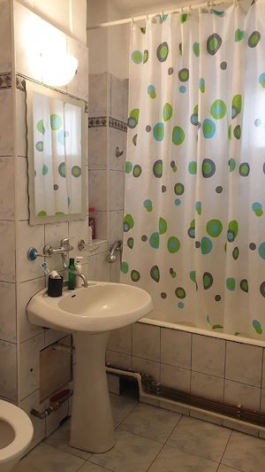 Proprietar închiriez apartament ultracentral zona Universitate  400 Euro - imagine 2