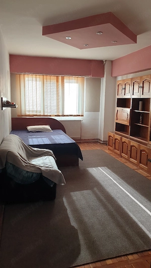 Proprietar închiriez apartament ultracentral zona Universitate  400 Euro - imagine 4