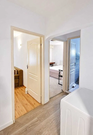 Inchiriez ap. 3 camere renovat 1 8, 1990 dec. primul chirias - imagine 4