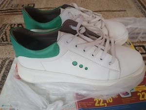 Vând skerckers, și pantofi casual de dama piele naturala 