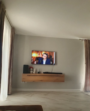 TV SAMSUNG QLED cu diagonala de 128 + soundbar-ul Samsung