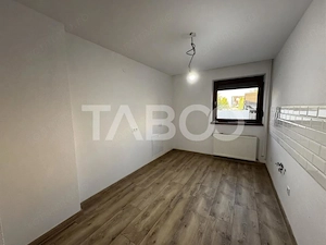 Casa individuala pe un nivel 4 camere teren 525 mp acces auto Selimbar - imagine 2