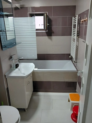 Inchiriere apartament 3 camere Zona Modern, pozitie excelenta! - imagine 6