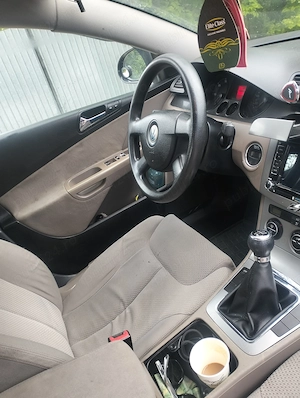 Vând VW Passat b6 1,9 tdi - imagine 4
