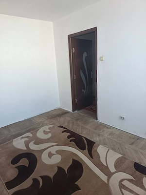 Vând apartament cu 2 camere pe Bulevardul Mihai Viteazul blocul D5. Preț 19500 Euro negociabil. - imagine 7