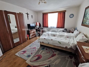 Casa individuala cu 5 camere si 687 mp teren in zona Lazaret - imagine 11