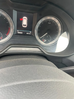 Skoda Octavia 3, Pun la dispozitie verificare Car Vertical si note constatare daunele fiind minore - imagine 6