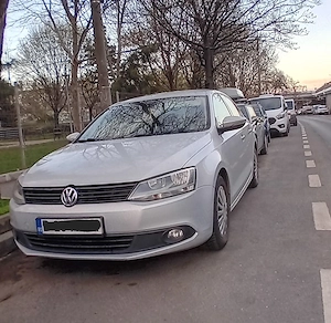 Volkswagen Jetta 1.6 TDI   2013   105 CP   stare perfectă, primul și unicul proprietar România - imagine 6