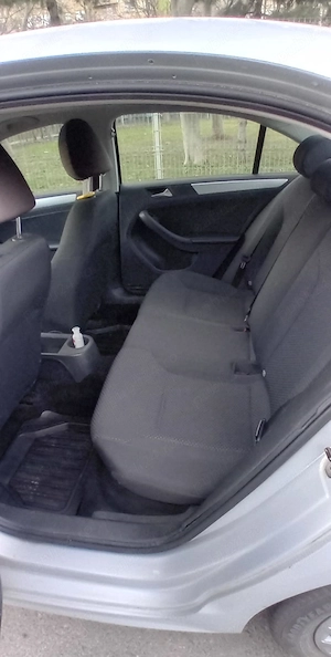 Volkswagen Jetta 1.6 TDI   2013   105 CP   stare perfectă, primul și unicul proprietar România - imagine 3