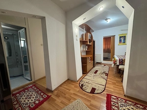 Vand apartament decomandat cu 2 camere la parter( 47m). - imagine 3