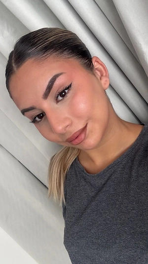 18 ani noua aici