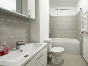 Apartament retras, cu centrala si parcare - imagine 10